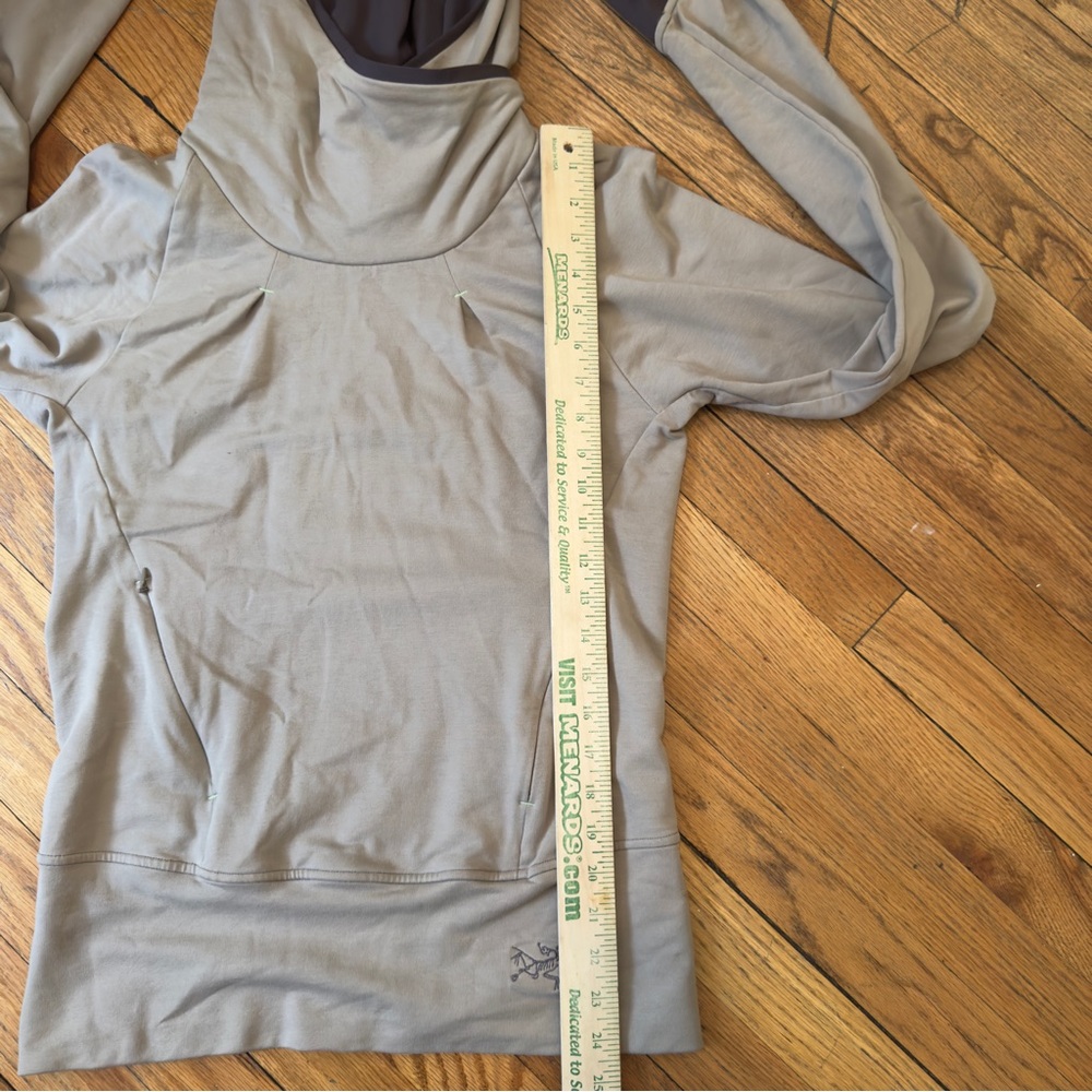 Rare Arc'teryx Women's Detente Hoodie with adorable chest Accents FINAL PRICE - Picture 9 of 13